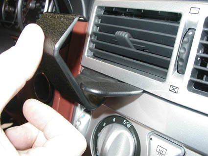 Brodit ProClip 853323 voor Chrysler Crossfire 2004-2007 - ProClip geplaatst in het voertuig
