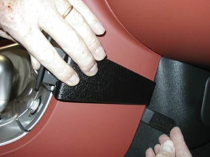 Brodit ProClip 853324 voor Chrysler Crossfire 2004-2007 - detail van dashboardmontage