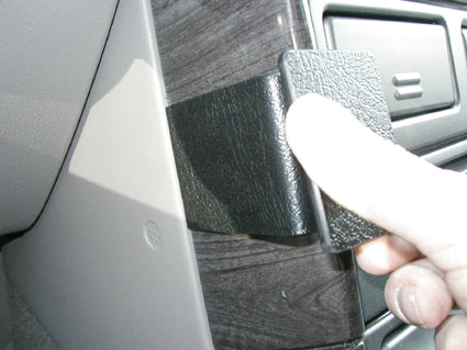 Brodit ProClip 853348 voor GMC Yukon XL Denali 2003-2006 en GMC Yukon Denali 2003-2006 - ProClip geplaatst in het voertuig