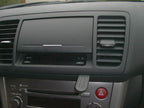 Brodit ProClip 853350 voor Subaru Outback 2004-2009 en Subaru Legacy 2004-2009 - montagepositie op dashboard