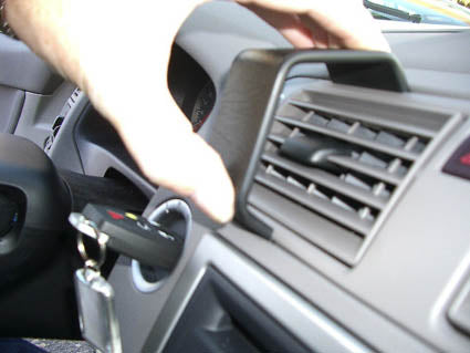 Brodit ProClip 853360 voor Volvo V50 2004-2012, Volvo S40 2004-2012 e.a. - ProClip geplaatst in het voertuig