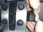 Brodit ProClip 853361 voor Volvo V50 2004-2012, Volvo S40 2004-2012 e.a. - detail van dashboardmontage