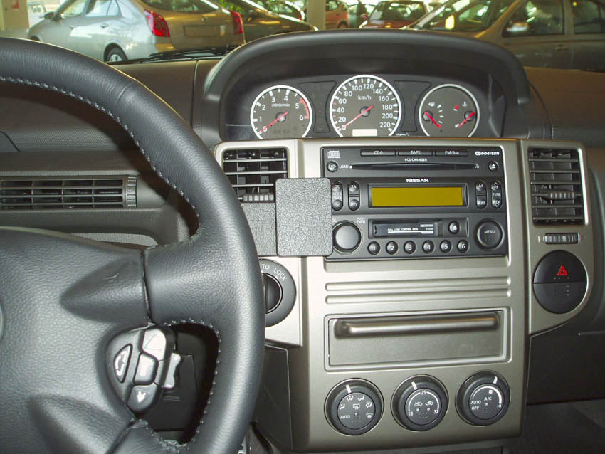 Brodit ProClip 853367 voor Nissan X-Trail 2004-2007 - installatiepositie