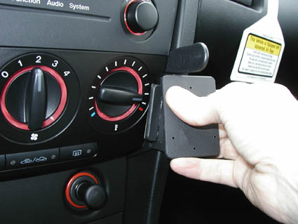 Brodit ProClip 853371 voor Mazda 3 2004-2009 - ProClip geplaatst in het voertuig
