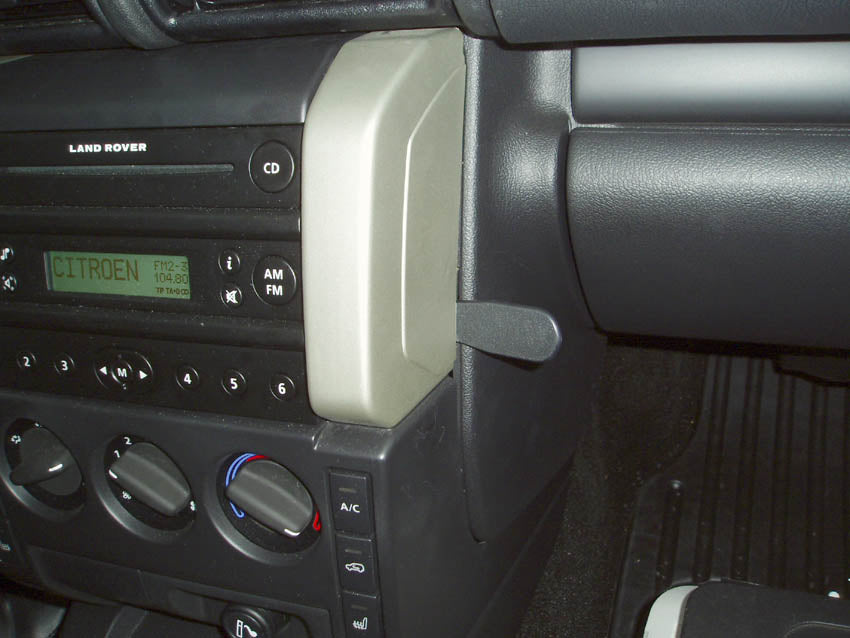 Brodit ProClip 853373 voor Land Rover Freelander 2004-2006 - montagepositie op dashboard