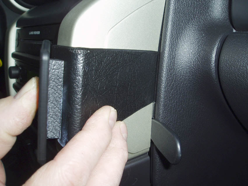 Brodit ProClip 853373 voor Land Rover Freelander 2004-2006 - detail van dashboardmontage