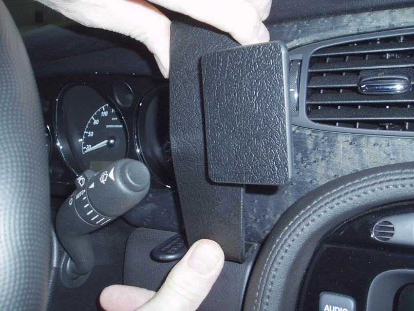Brodit ProClip 853383 voor Jaguar XJ 2003-2009 - ProClip geplaatst in het voertuig