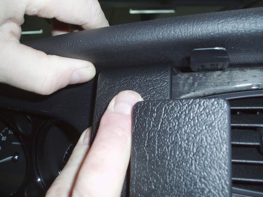 Brodit ProClip 853383 voor Jaguar XJ 2003-2009 - detail van dashboardmontage