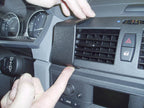 Brodit ProClip 853407 voor BMW X3 2004-2010 - detail van dashboardmontage