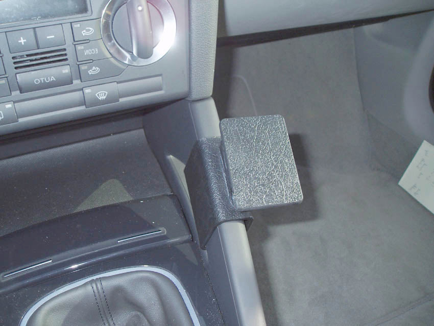Brodit ProClip 853415 voor Audi S3 2003-2006, Audi S3 2005-2007 e.a. - detail van dashboardmontage