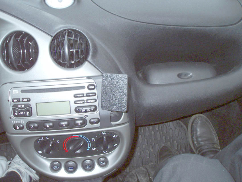 Brodit ProClip 853421 voor Ford Ka 1997-2008 - installatiepositie