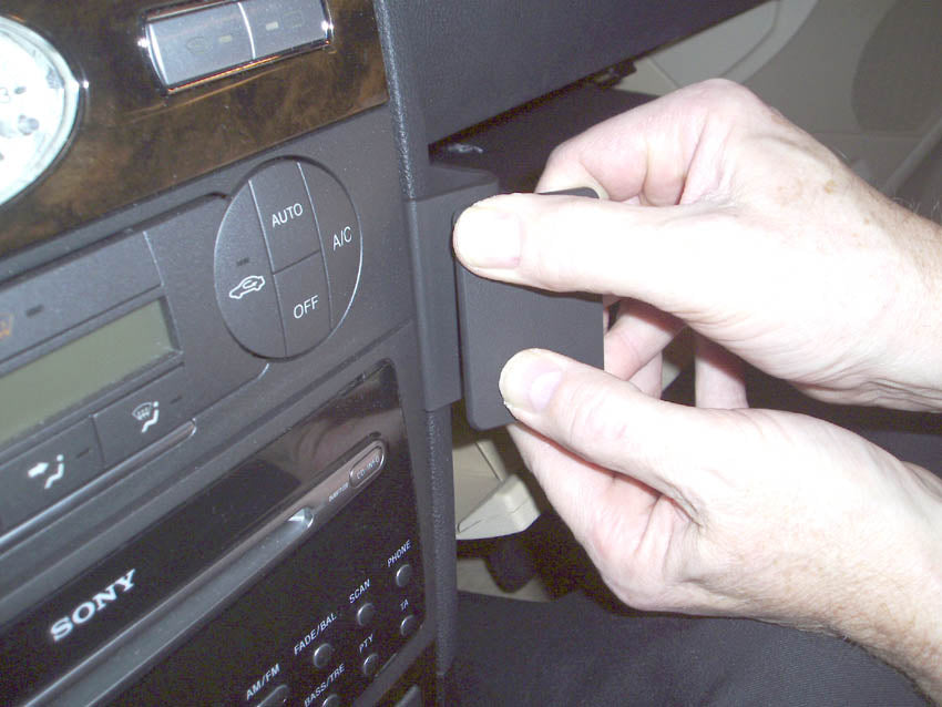 Brodit ProClip 853422 voor Ford Mondeo 2001-2007 - ProClip geplaatst in het voertuig