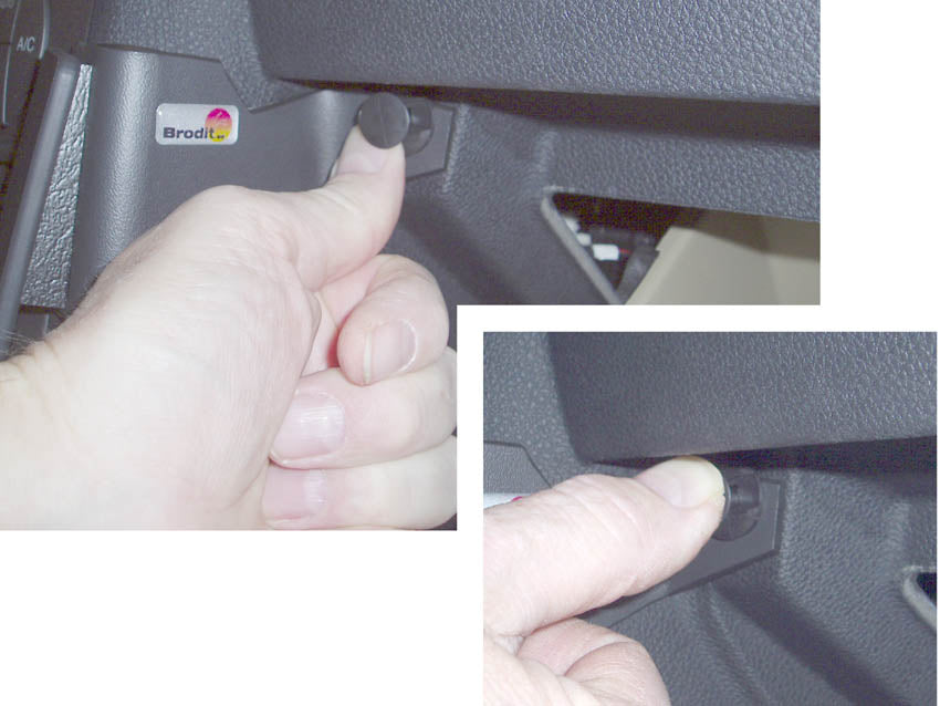 Brodit ProClip 853422 voor Ford Mondeo 2001-2007 - detail van dashboardmontage