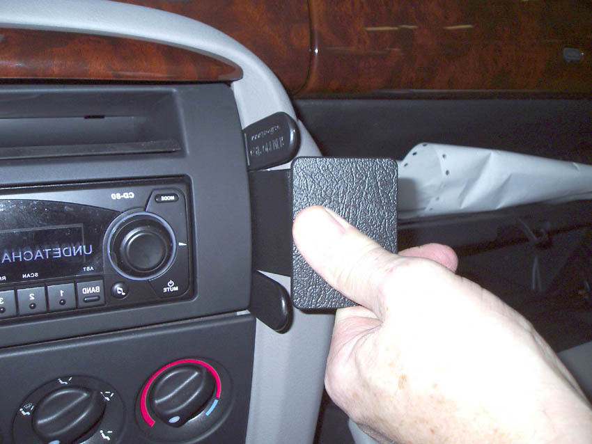 Brodit ProClip 853424 voor MG ZT 2001-2005 en Rover 75 1999-2005 - ProClip geplaatst in het voertuig