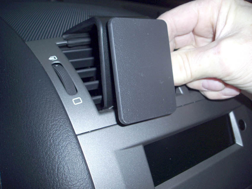 Brodit ProClip 853431 voor Peugeot 407 2004-2010 - detail van dashboardmontage