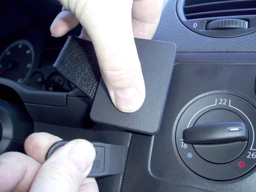 Brodit ProClip 853435 voor Volkswagen Caddy 2004-2015 - ProClip geplaatst in het voertuig