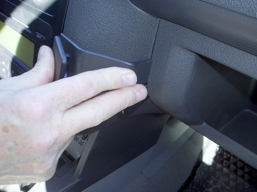 Brodit ProClip 853436 voor Volkswagen Caddy 2004-2015 - detail van dashboardmontage
