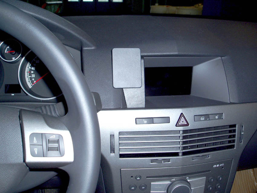 Brodit ProClip 853440 voor Opel Astra 2004-2009 en Saturn Astra 2008-2009 - installatiepositie