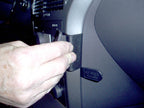 Brodit ProClip 853441 voor Opel Astra 2004-2009 en Saturn Astra 2008-2009 - detail van dashboardmontage