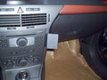 Brodit ProClip 853441 voor Opel Astra 2004-2009 en Saturn Astra 2008-2009 - installatiepositie