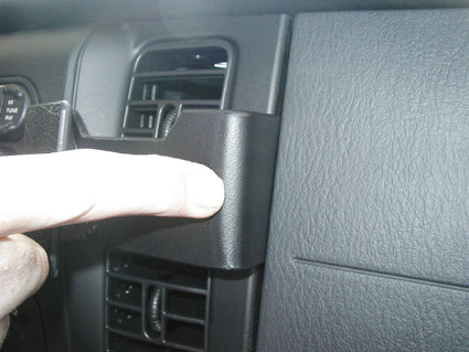 Brodit ProClip 853455 voor Dodge Durango 4WD 2001-2003, Dodge Durango 2WD 2001-2003 e.a. - detail van dashboardmontage