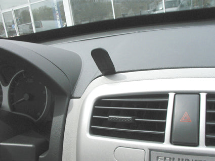 Brodit ProClip 853458 voor Chevrolet Equinox 2005-2009 en Pontiac Torrent 2006-2009 - montagepositie op dashboard