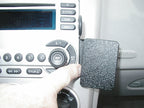 Brodit ProClip 853459 voor Chevrolet Equinox 2005-2009 en Pontiac Torrent 2006-2009 - detail van dashboardmontage