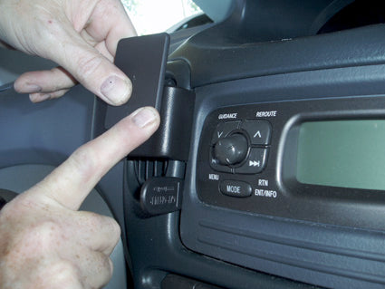 Brodit ProClip 853487 voor Toyota Yaris Verso 1999-2005 - ProClip geplaatst in het voertuig