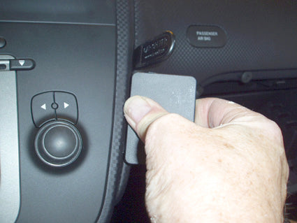Brodit ProClip 853492 voor Seat Toledo 2004-2009, Seat Altea XL 2008-2015 en Seat Altea 2004-2014 - detail van dashboardmontage
