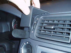 Brodit ProClip 853500 voor Volvo V50 2004-2012, Volvo S40 2004-2012 e.a. - montagepositie op dashboard