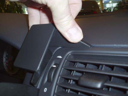 Brodit ProClip 853500 voor Volvo V50 2004-2012, Volvo S40 2004-2012 e.a. - ProClip geplaatst in het voertuig