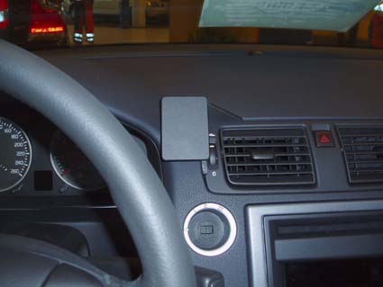 Brodit ProClip 853500 voor Volvo V50 2004-2012, Volvo S40 2004-2012 e.a. - installatiepositie