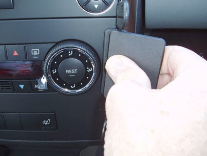 Brodit ProClip 853507 voor Mercedes Benz A-Class 2005-2012 - ProClip geplaatst in het voertuig