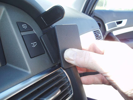 Brodit ProClip 853508 voor Audi S6 2004-2009, Audi A6 2004-2009 en Audi A6 2005-2009 - detail van dashboardmontage