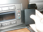 Brodit ProClip 853522 voor Cadillac XLR 2004-2005 - detail van dashboardmontage
