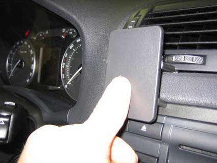 Brodit ProClip 853525 voor Skoda Octavia II 2005-2013 - detail van dashboardmontage