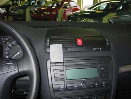 Brodit ProClip 853525 voor Skoda Octavia II 2005-2013 - installatiepositie