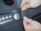 Brodit ProClip 853528 voor Mitsubishi Colt 2005-2008 - detail van dashboardmontage