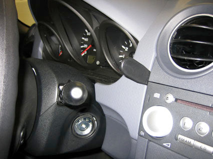 Brodit ProClip 853529 voor Mitsubishi Colt 2005-2008 - montagepositie op dashboard