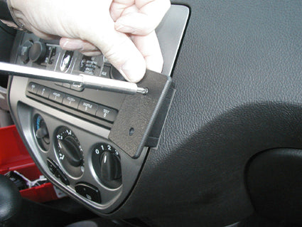 Brodit ProClip 853538 voor Ford Focus 2005-2007 - detail van dashboardmontage