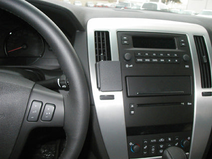 Brodit ProClip 853551 voor Cadillac STS 2005-2012 - detail van dashboardmontage