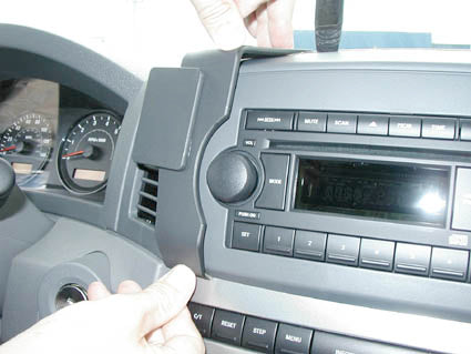 Brodit ProClip 853555 voor Jeep Grand Cherokee 2005-2007 - detail van dashboardmontage
