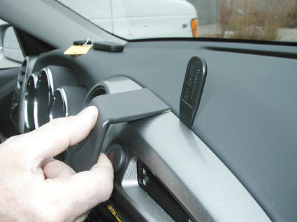 Brodit ProClip 853559 voor Toyota Matrix 2005-2009 - detail van dashboardmontage