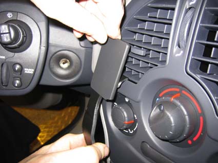 Brodit ProClip 853574 voor Renault Modus 2005-2013 en Renault Grand Modus 2005-2012 - ProClip geplaatst in het voertuig