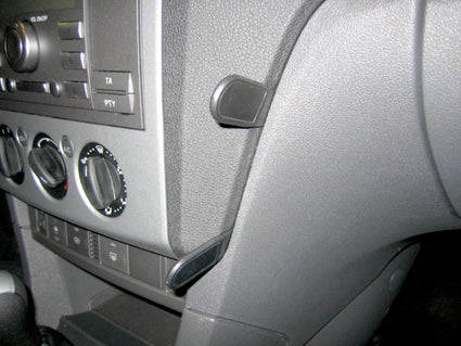 Brodit ProClip 853585 voor Ford Focus 2005-2010 - montagepositie op dashboard