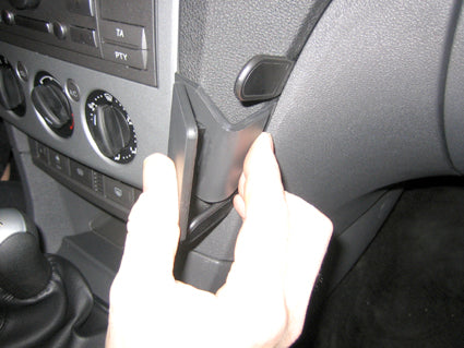Brodit ProClip 853585 voor Ford Focus 2005-2010 - detail van dashboardmontage