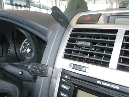 Brodit ProClip 853588 voor Kia Sportage 2005-2010 - montagepositie op dashboard