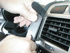 Brodit ProClip 853588 voor Kia Sportage 2005-2010 - detail van dashboardmontage