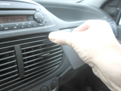 Brodit ProClip 853593 voor Fiat Punto 2004-2007 - ProClip geplaatst in het voertuig