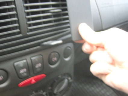 Brodit ProClip 853593 voor Fiat Punto 2004-2007 - detail van dashboardmontage